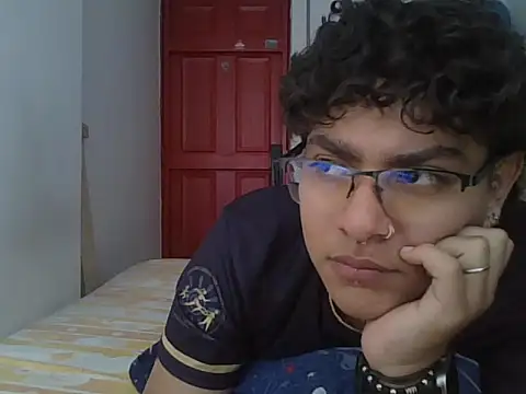 Snapshot of xhecho_uzumaki chatting on May 7, 6:02 pm xhecho uzumaki online show from May 7, 6:02 pm
