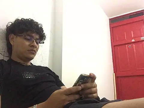 Snapshot of xhecho_uzumaki chatting on June 2, 4:03 am xhecho uzumaki online show from June 2, 4:03 am