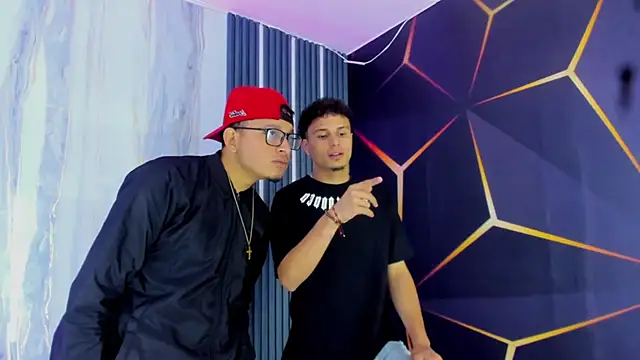 Snapshot of The_King_Swit chatting on April 14, 9:21 pm The King Swit online show from April 14, 9:21 pm