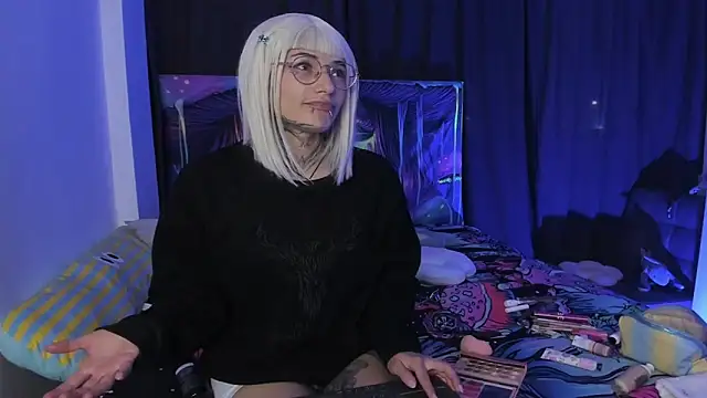 Snapshot of vibre__ chatting on April 19, 8:46 am vibre online show from April 19, 8:46 am