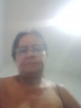 Snapshot of PienCanela chatting on June 15, 11:01 am PienCanela online show from June 15, 11:01 am