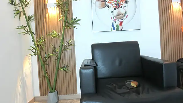 Snapshot of Flor_pink chatting on May 16, 10:36 am Flor pink online show from May 16, 10:36 am