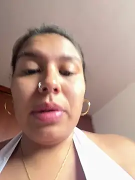 Iam-sophia27 online show from May 21, 4:36 pm