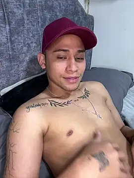 MrDark Fire online show from April 15, 1:01 am