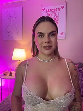 Snapshot of TinaMercier chatting on May 7, 12:27 am TinaMercier online show from May 7, 12:27 am