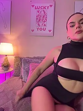 Snapshot of TinaMercier chatting on May 7, 10:59 pm TinaMercier online show from May 7, 10:59 pm