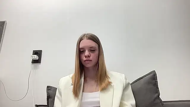 Moris 01  online show from April 12, 4:23 pm