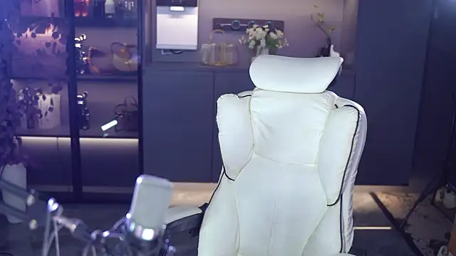 Snapshot of Seraphinei chatting on May 11, 1:17 pm Seraphinei online show from May 11, 1:17 pm