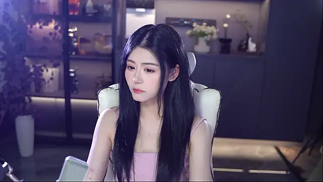 Snapshot of Seraphinei chatting on May 15, 12:12 pm Seraphinei online show from May 15, 12:12 pm