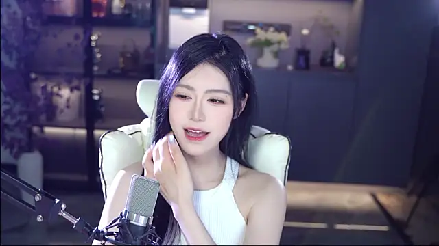 Snapshot of Seraphinei chatting on May 24, 12:54 pm Seraphinei online show from May 24, 12:54 pm