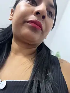 MELIZ QUEEN online show from May 14, 11:50 am