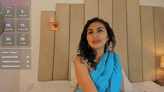 shaliny  online show from May 29, 6:50 pm