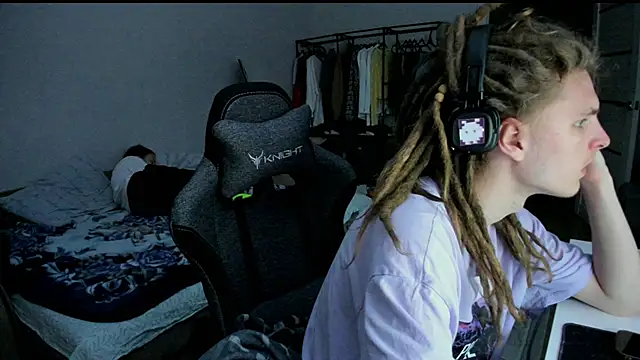 SurfSexCouple1 online show from April 11, 10:14 pm