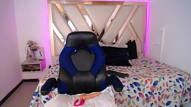 Snapshot of Miaa_ferrari1 chatting on June 4, 11:49 am Miaa ferrari1 online show from June 4, 11:49 am