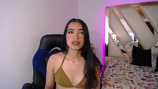 Snapshot of Miaa_ferrari1 chatting on June 9, 12:17 pm Miaa ferrari1 online show from June 9, 12:17 pm