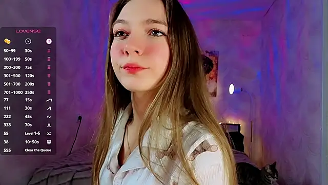 Snapshot of AuraLune__ chatting on June 14, 7:27 pm AuraLune online show from June 14, 7:27 pm
