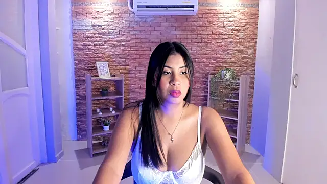 Snapshot of noa_joness chatting on May 26, 9:11 pm noa joness online show from May 26, 9:11 pm