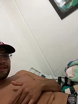 Snapshot of Kenay69 chatting on April 13, 5:13 am Kenay69 online show from April 13, 5:13 am