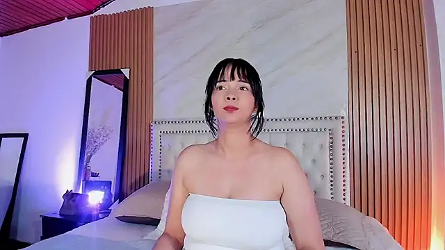 cami merlano online show from April 28, 8:03 pm