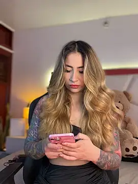 Snapshot of abbymodell1 chatting on May 7, 9:20 pm abbymodell1 online show from May 7, 9:20 pm