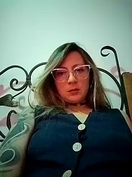 VALELUXX online show from May 3, 3:45 am
