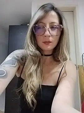 VALELUXX online show from May 16, 2:19 am