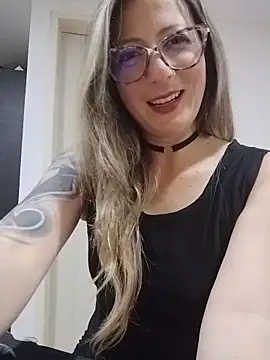 VALELUXX online show from May 22, 3:24 am