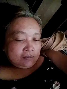 Snapshot of jeanyummytits chatting on May 13, 2:31 am jeanyummytits online show from May 13, 2:31 am