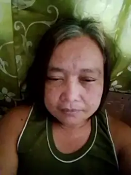 Snapshot of jeanyummytits chatting on May 21, 12:06 am jeanyummytits online show from May 21, 12:06 am