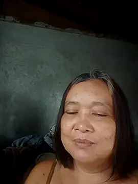 Snapshot of jeanyummytits chatting on May 21, 11:12 pm jeanyummytits online show from May 21, 11:12 pm