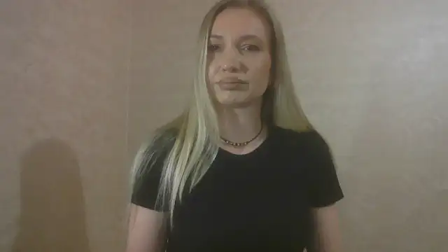 Snapshot of NoirEnigma chatting on April 14, 8:26 pm NoirEnigma online show from April 14, 8:26 pm