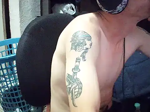 Snapshot of Antwan-Oliveiras chatting on April 12, 10:09 am Antwan-Oliveiras online show from April 12, 10:09 am