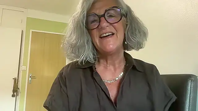 NaughtyMonicaUK online show from June 23, 7:12 pm