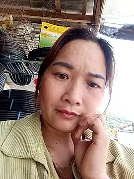 Snapshot of -Hanchu- chatting on April 30, 2:40 am -Hanchu- online show from April 30, 2:40 am