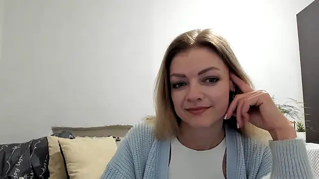 Snapshot of Severina7 chatting on April 18, 7:58 pm Severina7 online show from April 18, 7:58 pm