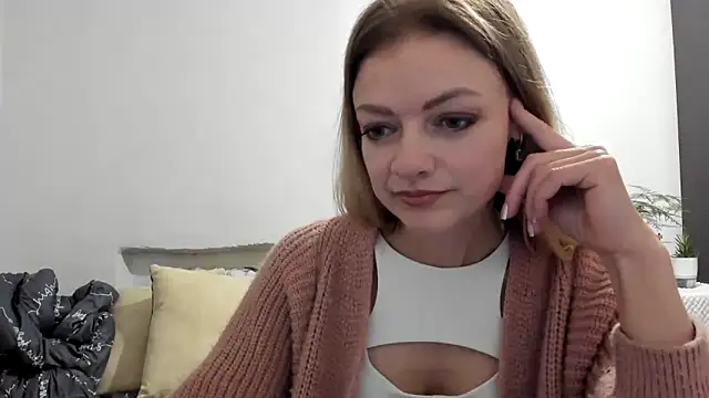 Snapshot of Severina7 chatting on April 22, 7:48 pm Severina7 online show from April 22, 7:48 pm