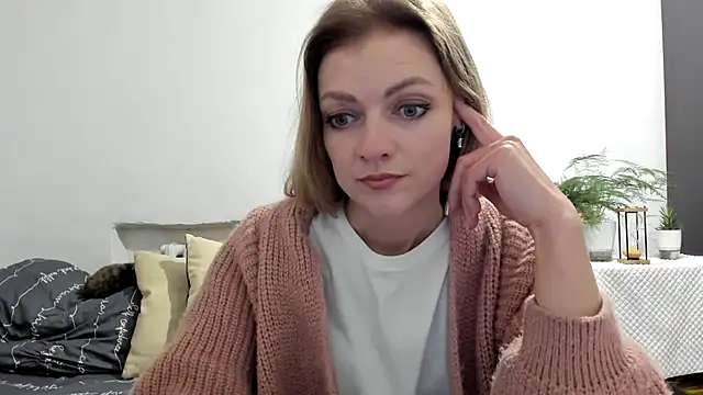 Snapshot of Severina7 chatting on April 23, 8:11 pm Severina7 online show from April 23, 8:11 pm