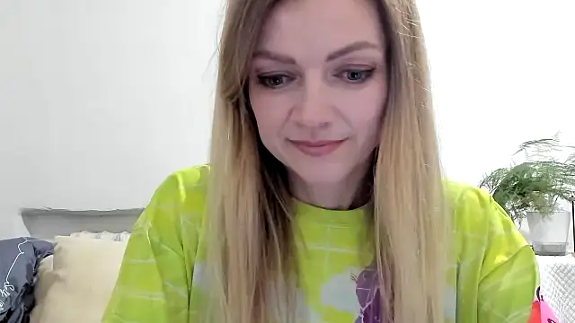 Snapshot of Severina7 chatting on April 26, 5:21 pm Severina7 online show from April 26, 5:21 pm