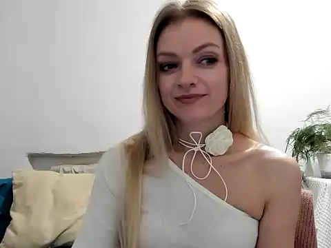 Snapshot of Severina7 chatting on May 16, 4:06 pm Severina7 online show from May 16, 4:06 pm