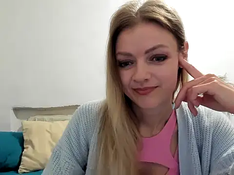 Snapshot of Severina7 chatting on May 18, 8:03 pm Severina7 online show from May 18, 8:03 pm