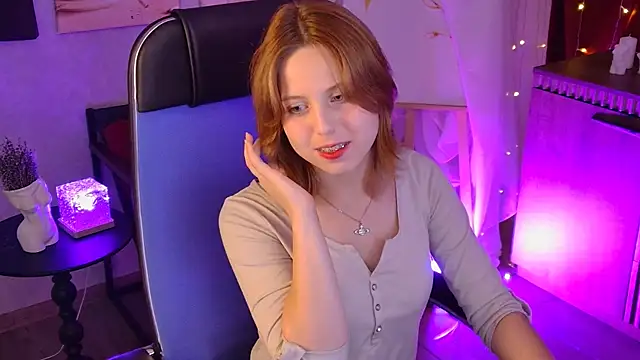 Snapshot of VivienneHebert chatting on July 9, 12:53 pm VivienneHebert online show from July 9, 12:53 pm