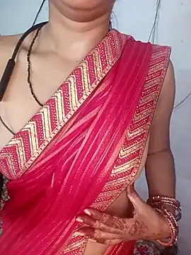 Snapshot of Miss_Divyaa chatting on April 22, 11:39 pm Miss Divyaa online show from April 22, 11:39 pm
