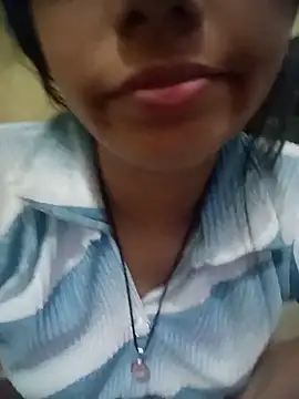 Snapshot of Miss_Divyaa chatting on May 16, 11:57 pm Miss Divyaa online show from May 16, 11:57 pm