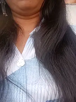 Snapshot of Miss_Divyaa chatting on May 22, 12:55 pm Miss Divyaa online show from May 22, 12:55 pm
