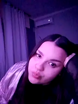 Snapshot of estrell4 chatting on May 27, 3:03 am estrell4 online show from May 27, 3:03 am