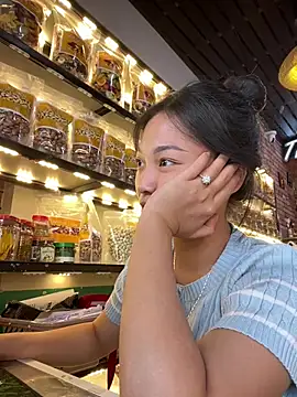 Snapshot of Cherry_029 chatting on April 13, 10:21 am Cherry 029 online show from April 13, 10:21 am