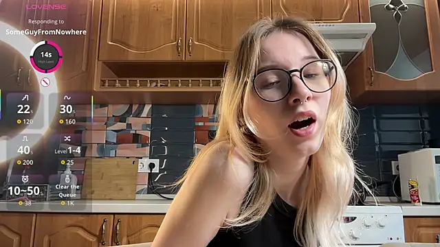 Snapshot of eileencrowday chatting on April 14, 3:12 am eileencrowday online show from April 14, 3:12 am