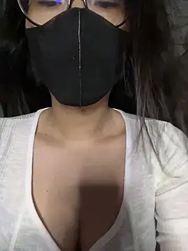 Snapshot of ZzyzyZ-009 chatting on July 17, 5:36 am ZzyzyZ-009 online show from July 17, 5:36 am