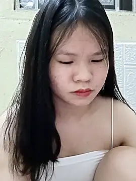 Seraphinahh online show from May 3, 3:51 pm