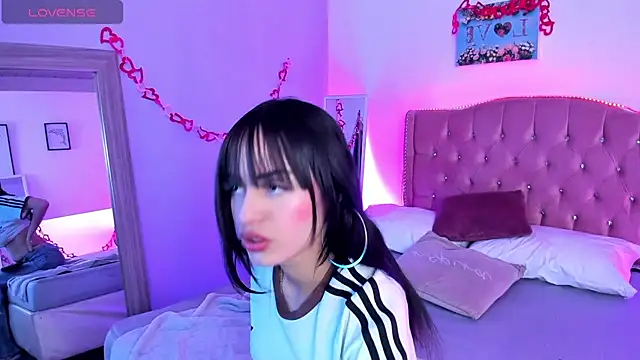 Antonella Bratzz4 online show from May 1, 9:52 pm